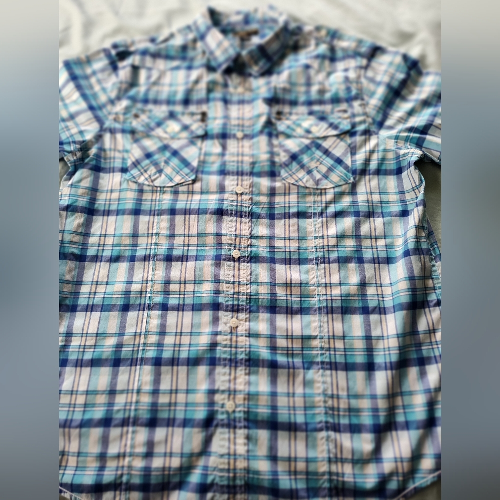 HELIX Men's Button Up Shirt Size XL Short Sleeves Smoke Free Home